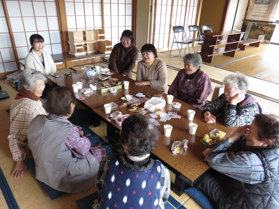 【神坂地区】　高齢者サロン 昭和会が行われました。