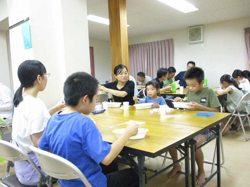 夏休み最後にみんなでカレーをいただきました～西まち協 より場ごはん場ほっかほか～