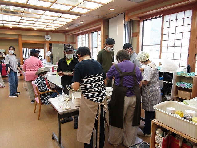 【付知支所】みんな笑顔でいただきます！（お楽しみ食堂）